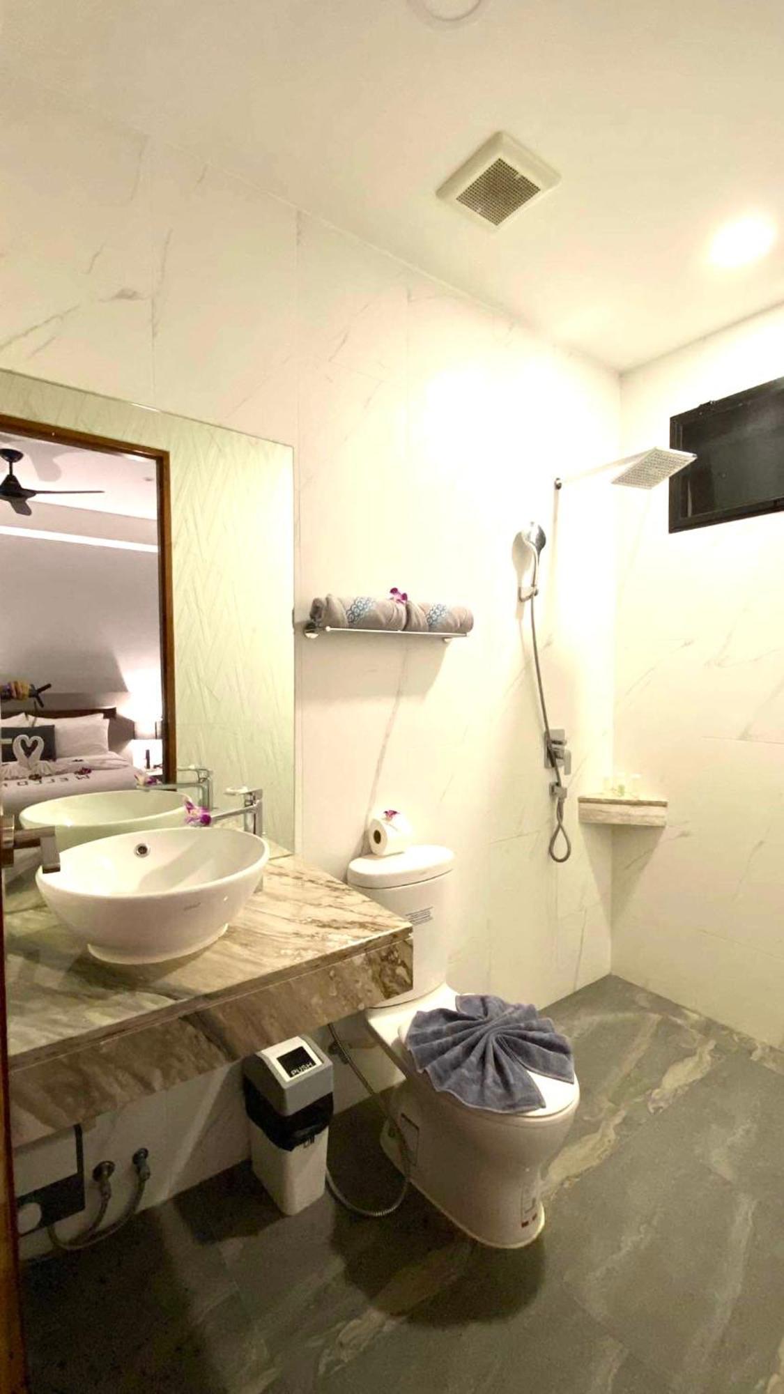 Twin Villas Seaview Kata Eksteriør billede